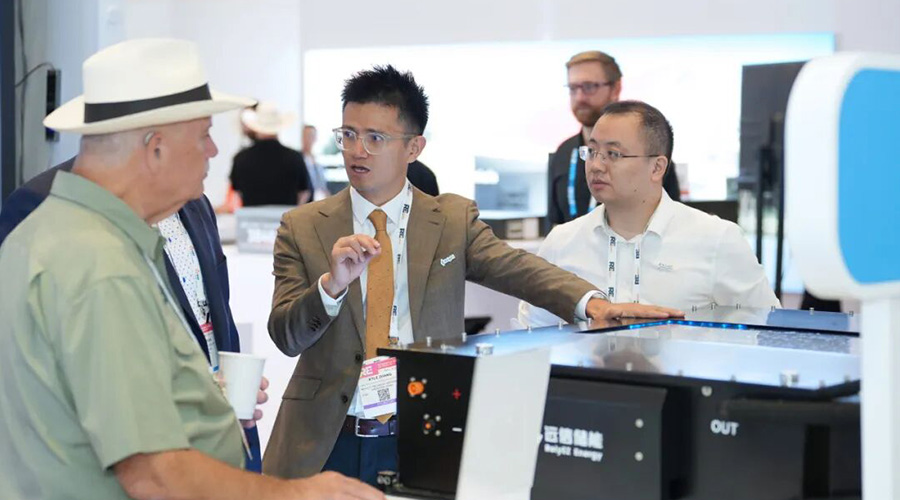 RE 2025｜远信发布构网型 浸没式液冷解决方案，为客户打造优质储能资产